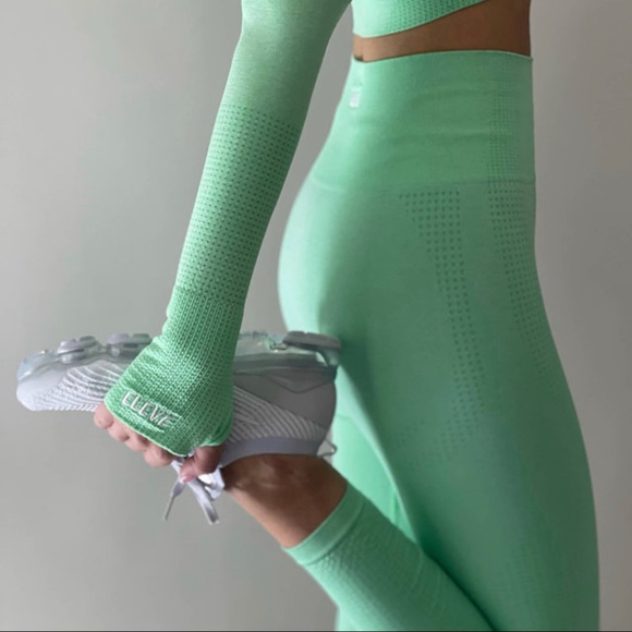 MATCHA SEAMLESS Long sleeve crop top - Picture 2 of 3